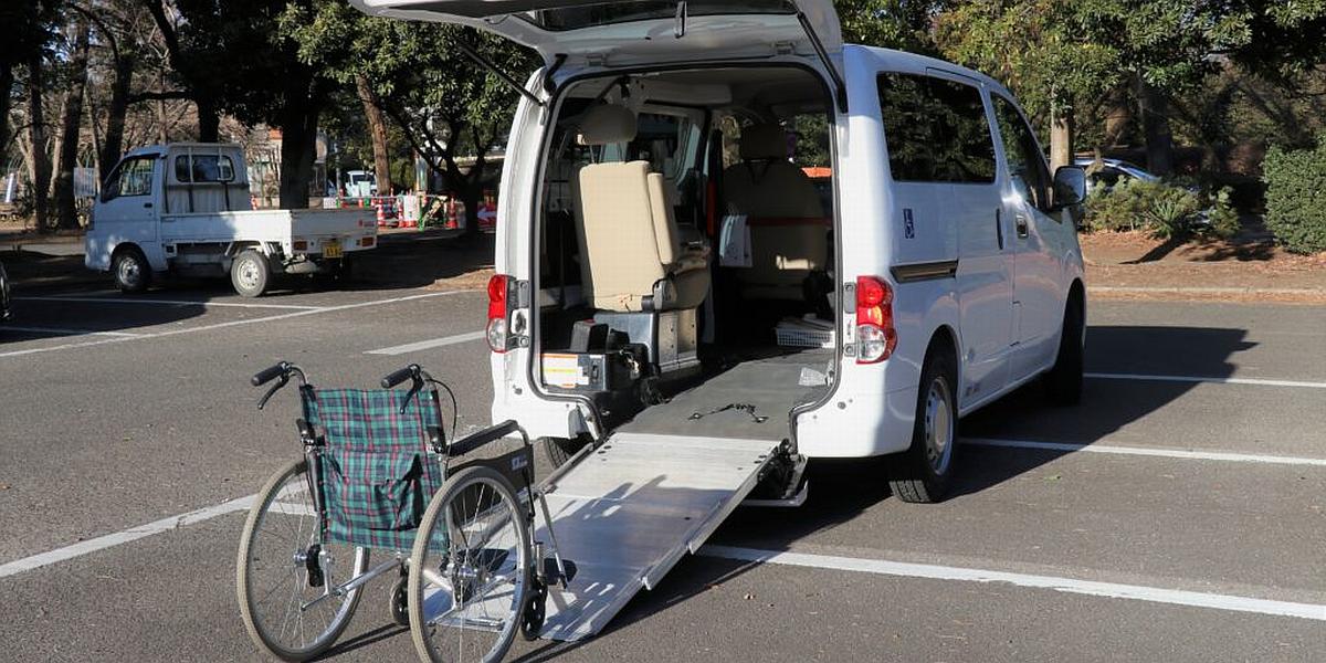 志木市の介護タクシー百々